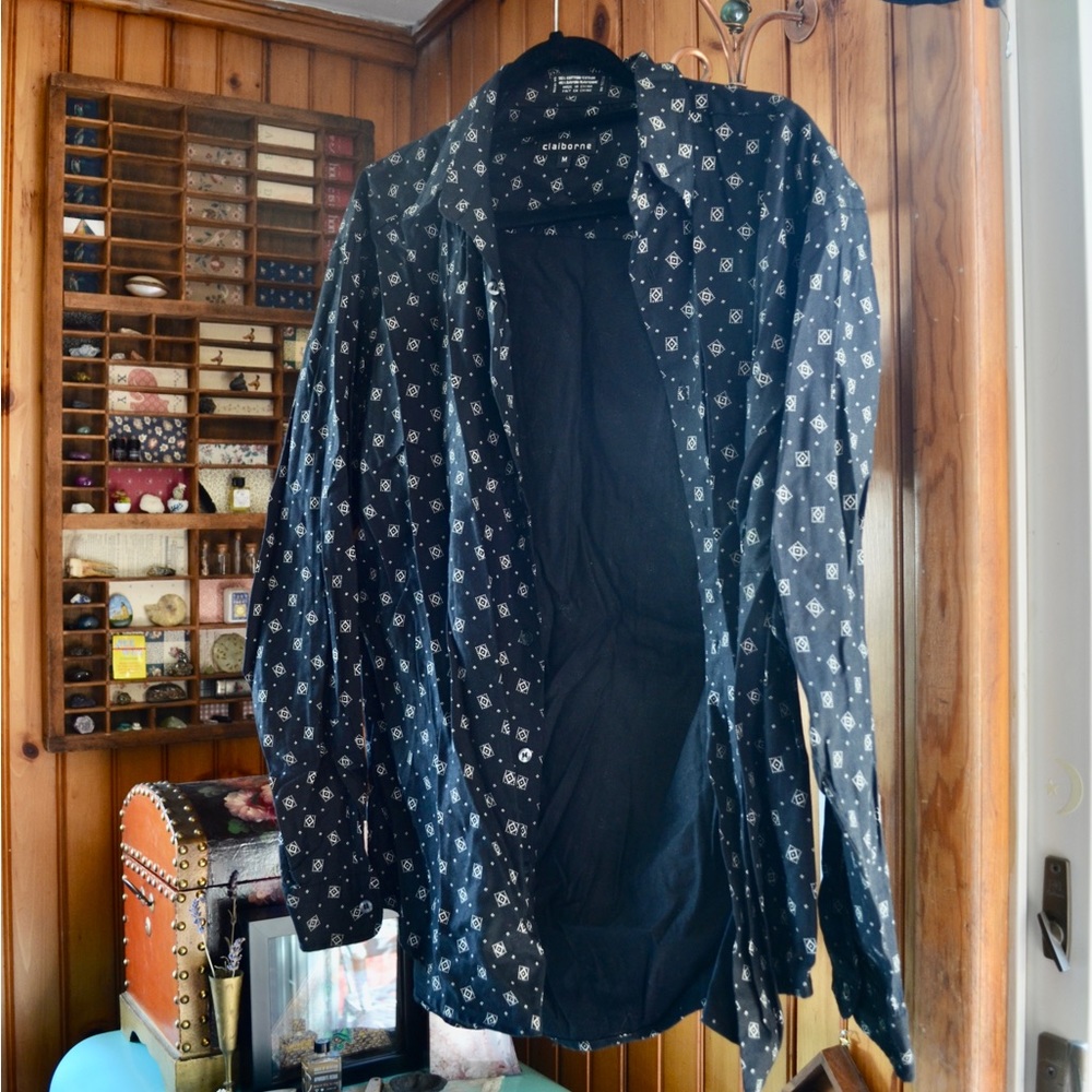 Liz Claiborne button down geometric print shirt size M